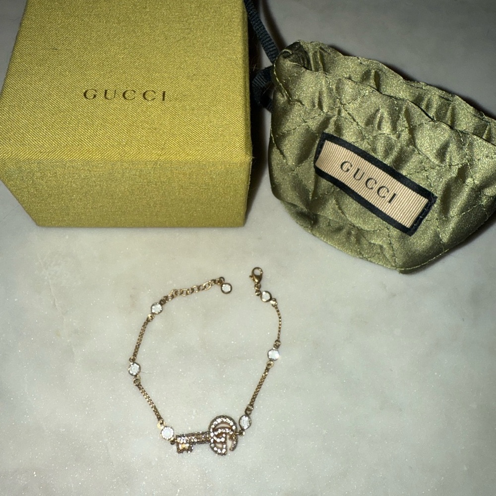 Double G Gucci key bracelet with crystals